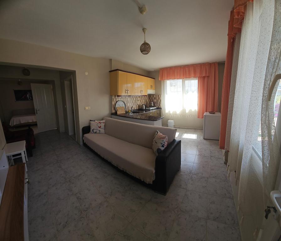1+1 Daire,Bahçe Manzaralı,Balkonlu