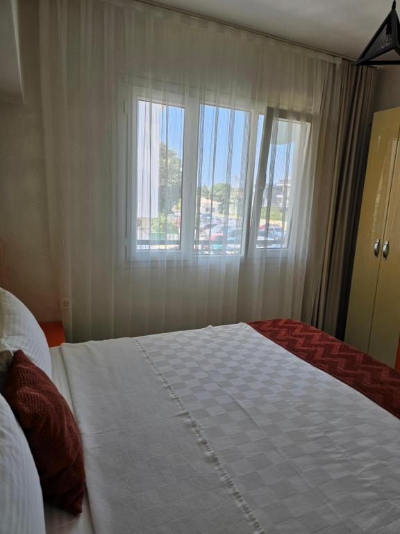 1+1 Ekonomik Apart Daire,Bahçe Manzaralı,Balkonlu