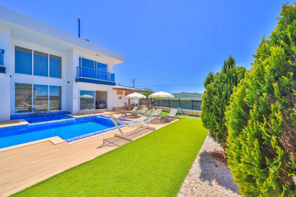 Villa 3+1 Oda-Özel Havuzlu,Dağ veya Havuz Manzaralı,Özel Havuzlu ve Bahçeli