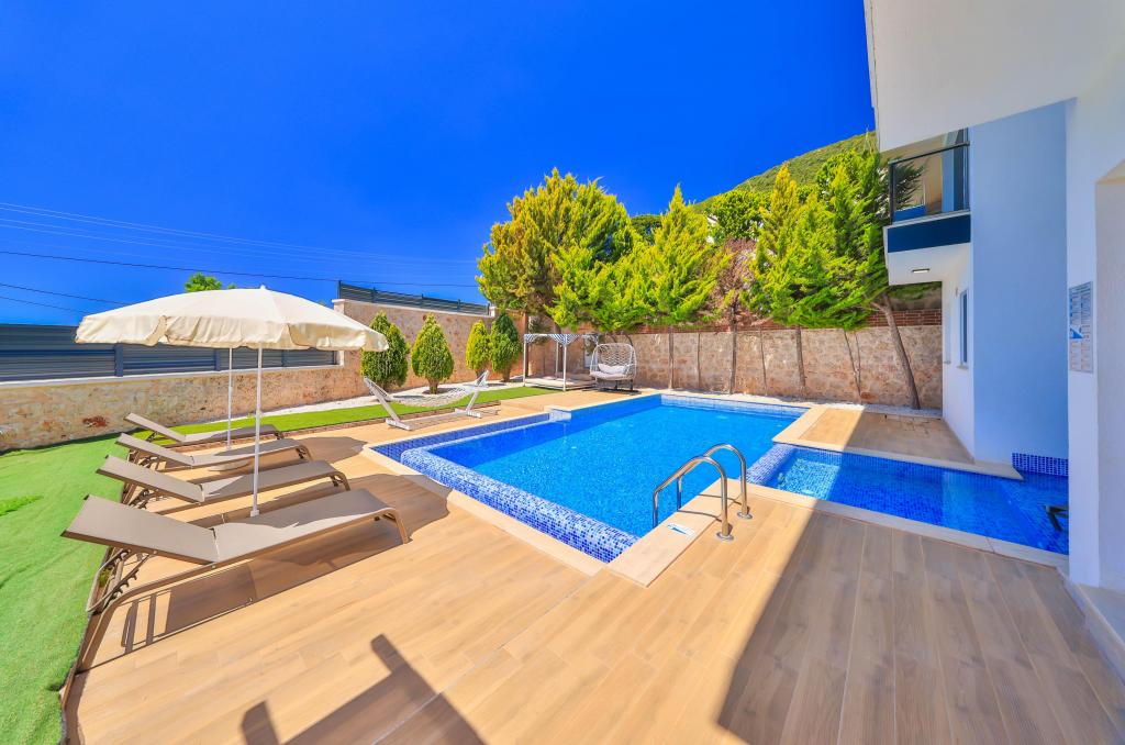 Villa 3+1 Oda-Özel Havuzlu,Dağ veya Havuz Manzaralı,Özel Havuzlu ve Bahçeli