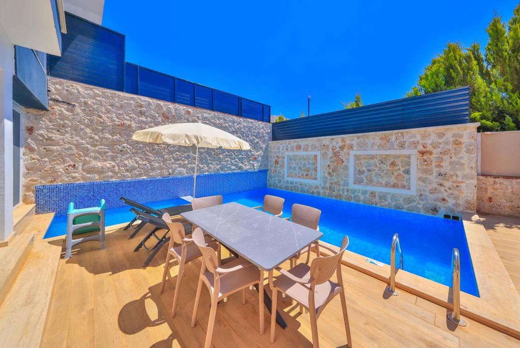 Villa,Dağ veya Havuz Manzaralı,Havuz Bağlantılı
