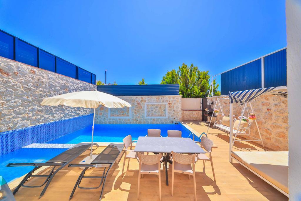 Villa,Dağ veya Havuz Manzaralı,Havuz Bağlantılı