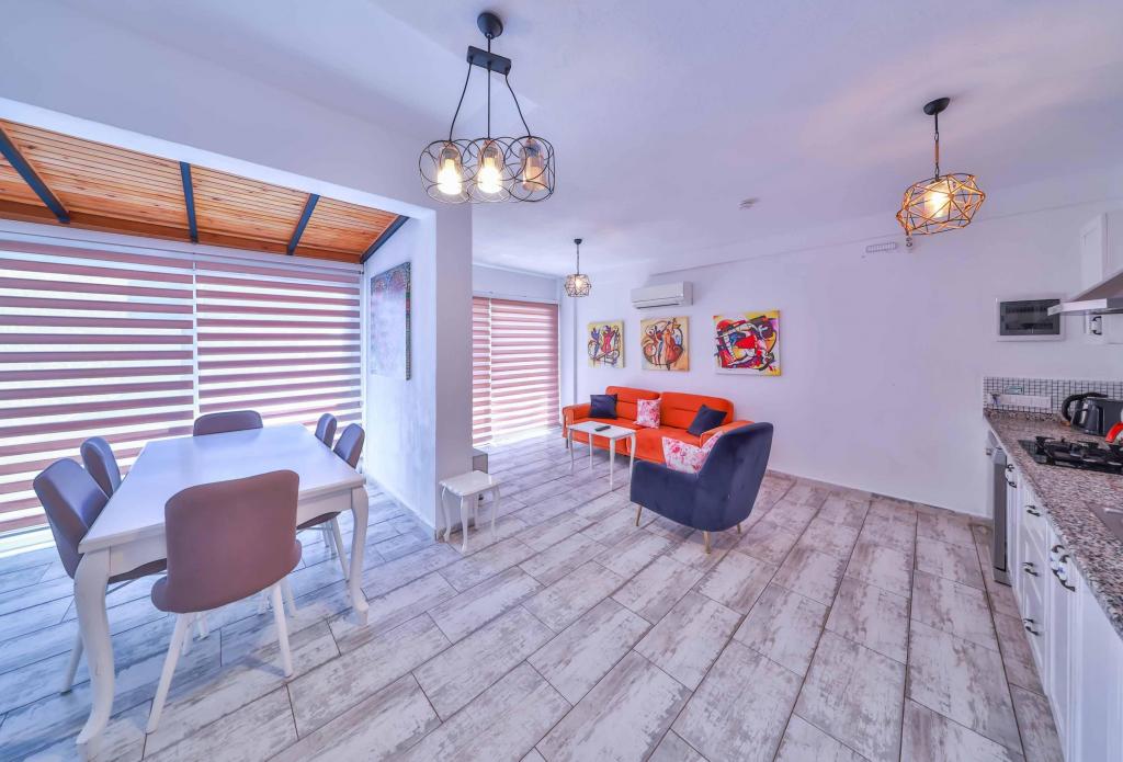 Villa,Dağ veya Havuz Manzaralı,Havuz Bağlantılı