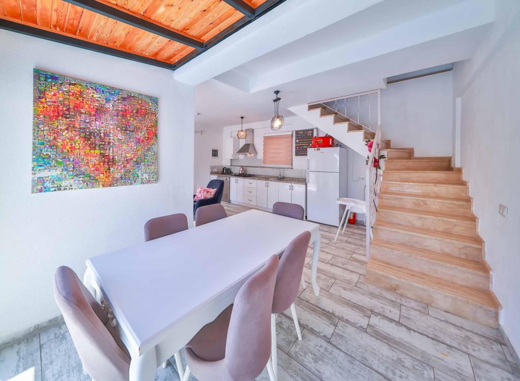 Villa,Dağ veya Havuz Manzaralı,Havuz Bağlantılı