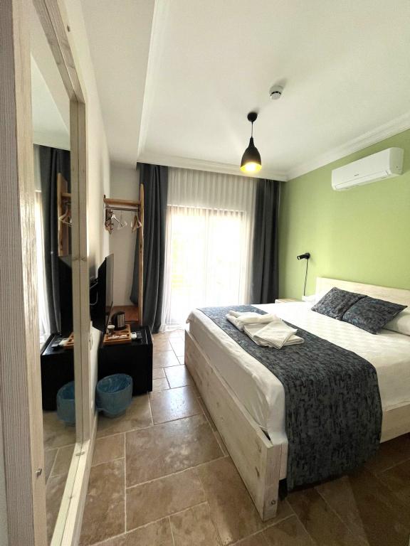 Standard Room, Mountain View (Without Balcony)