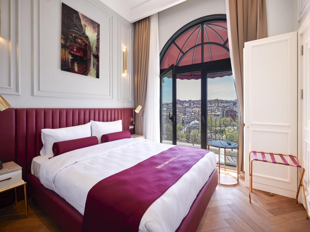 Standart Oda, Cadde Manzaralı