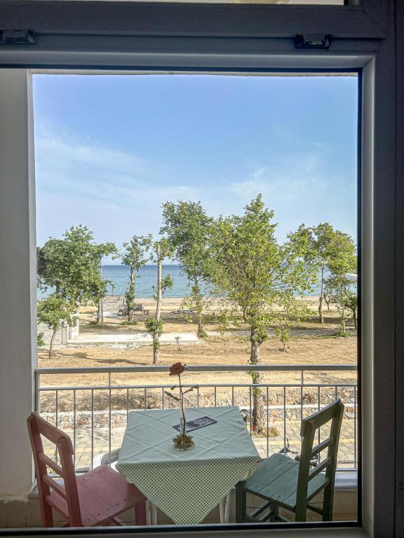 Üç Kişilik Oda,Deniz Manzaralı,Balkonlu