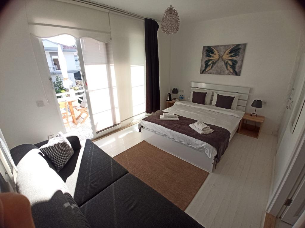 Suit Oda, Havuz Manzaralı (Teraslı)