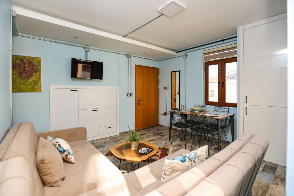 Aile Deluxe Suit Odası (Balkonlu)