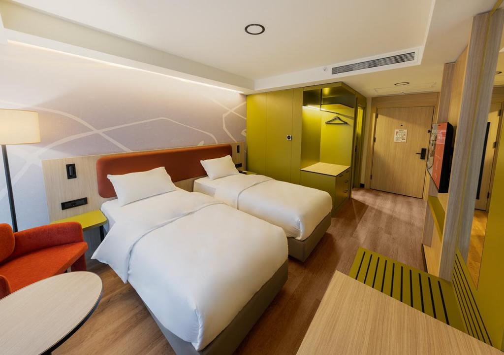 Iki Ayrı Yataklı Oda, Şehir Manzaralı