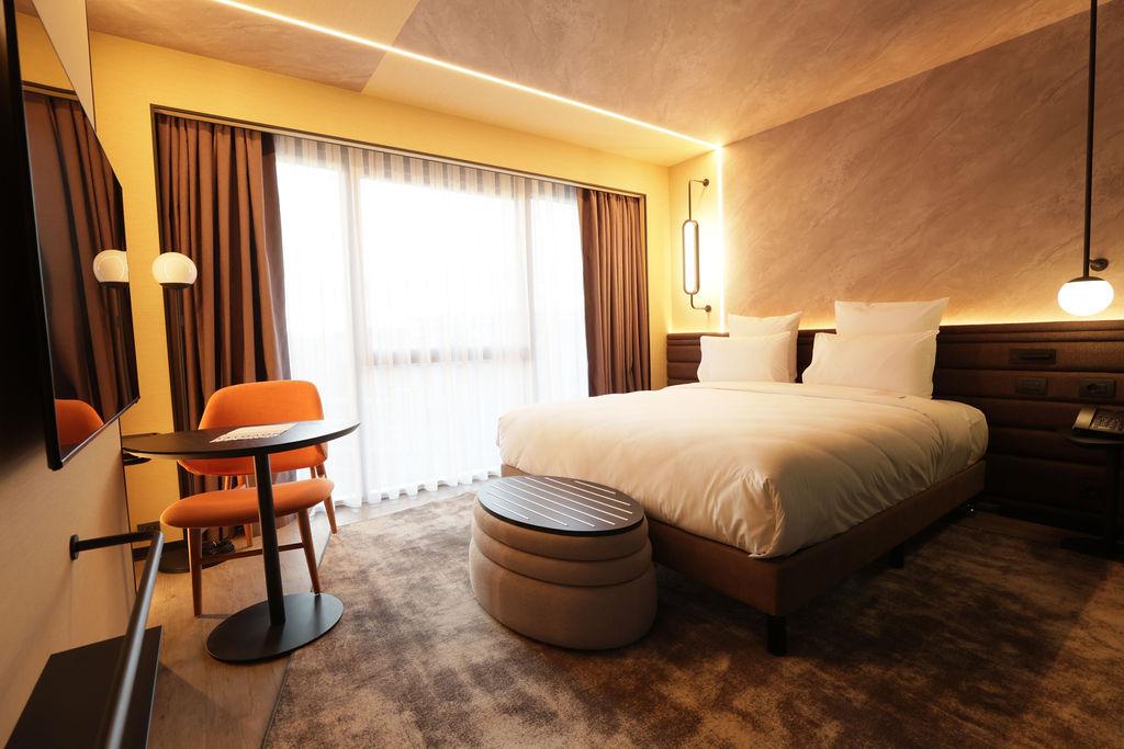 Standard Room, City View,