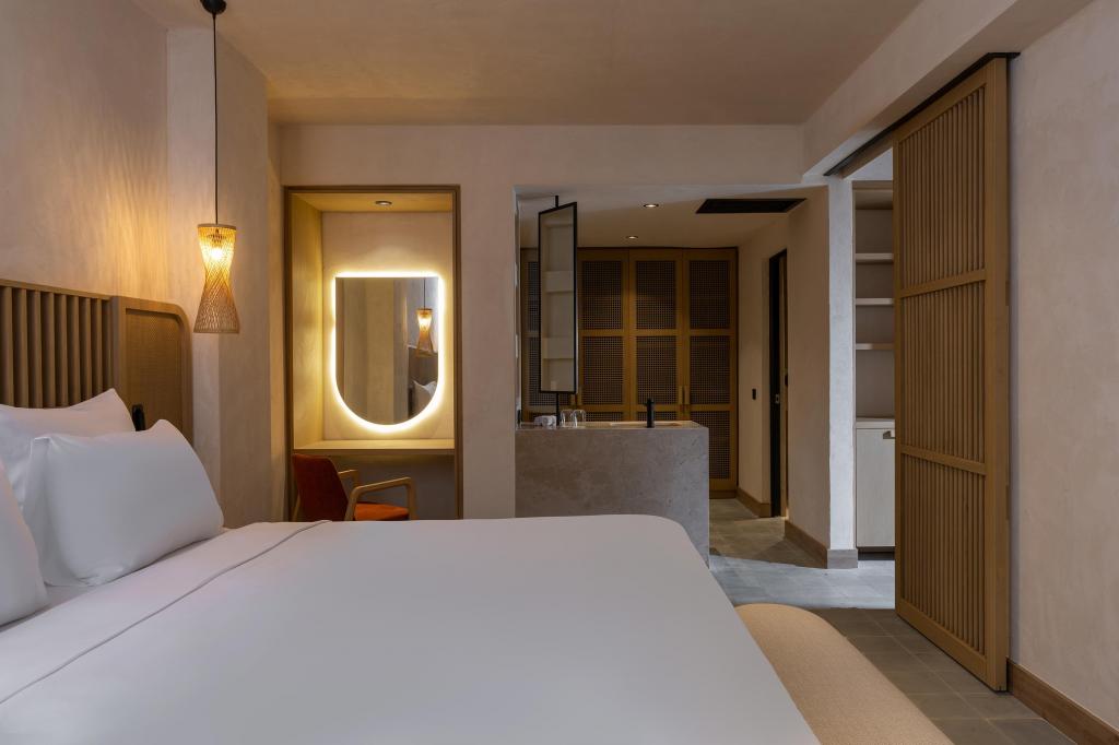 Suite Room, Pool View