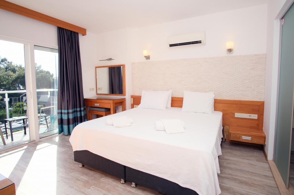 Triple,deniz Manzaralı,balkonlu