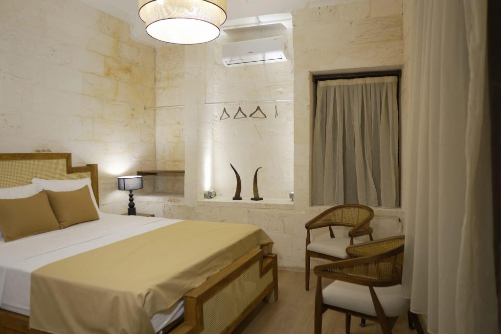 Deluxe Room, Street View