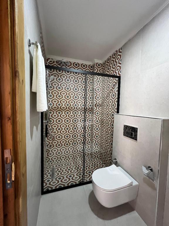 Standart Oda, Cadde Manzaralı