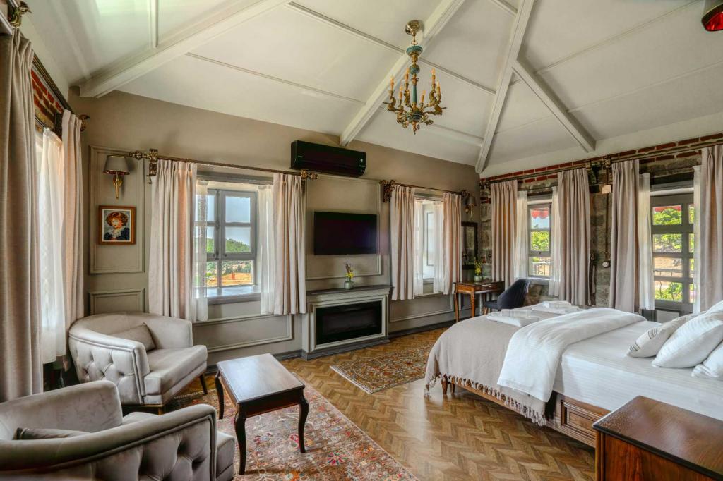 Suite Room, Sea View (With Bathroom)