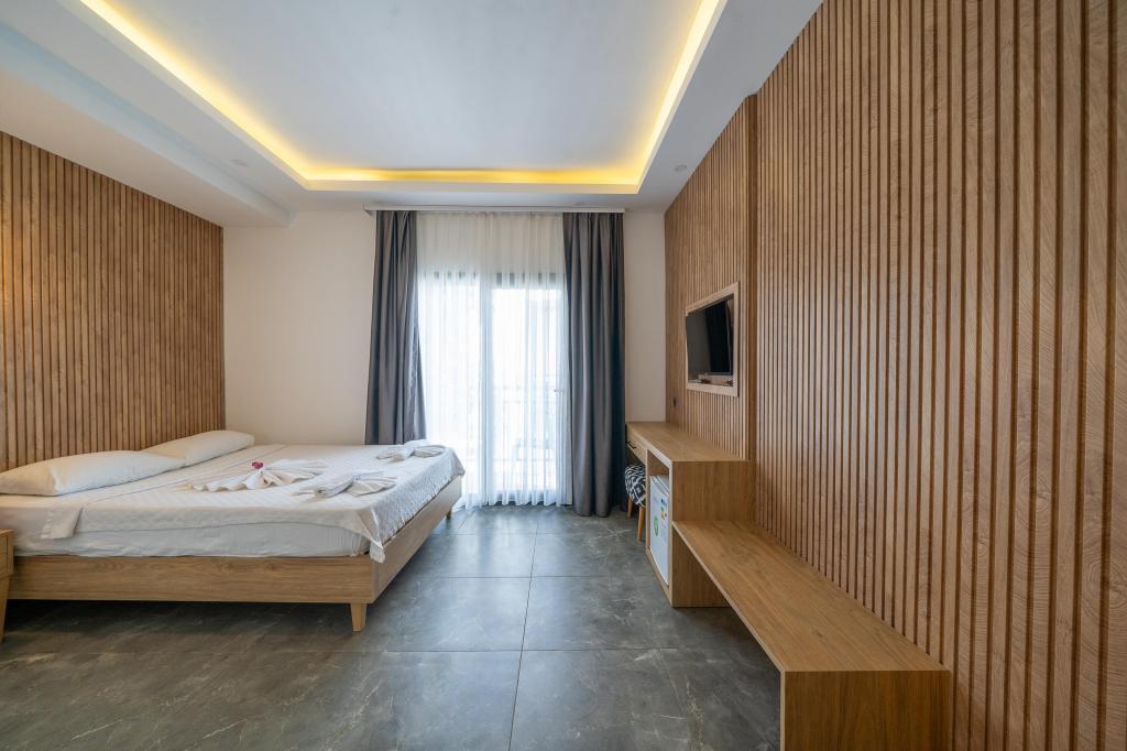 Standart Oda, Bahçe Veya Havuz Manzaralı