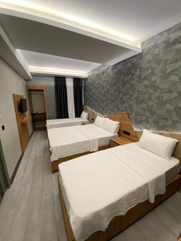 Standard Room, City View (4 Person)