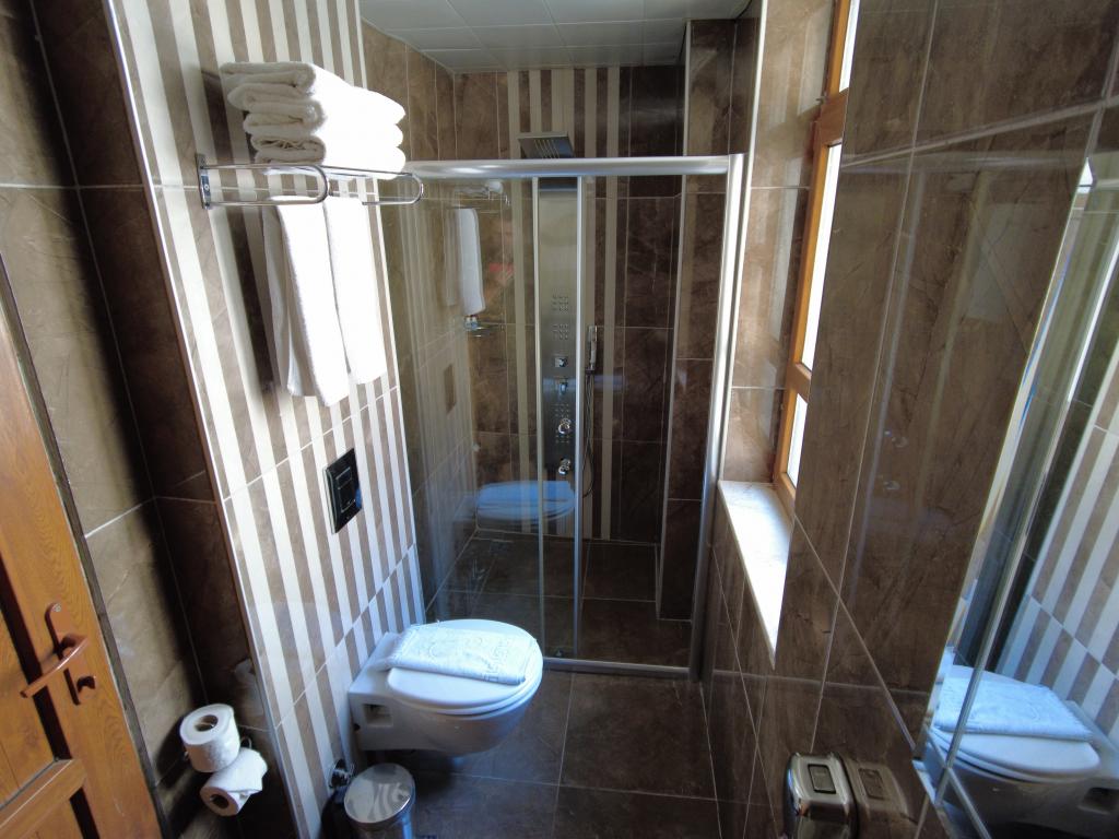 Superior Queen Room, Pool View