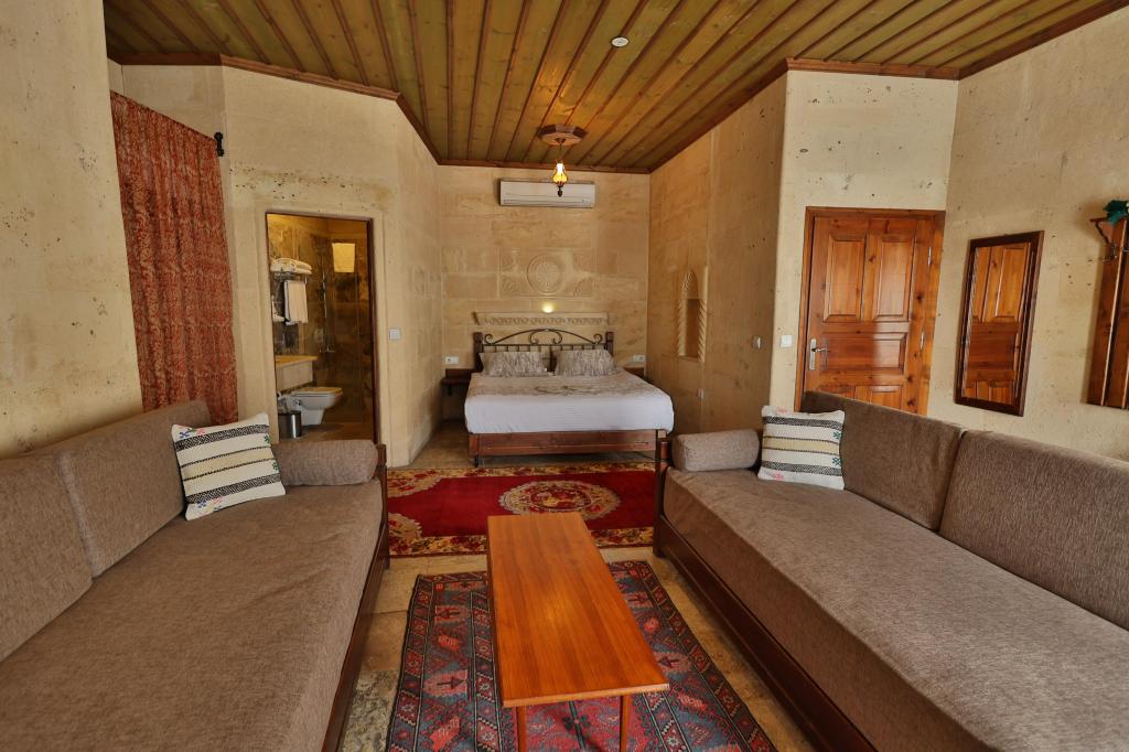 Family Room (Balcony)