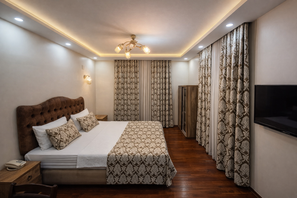 Large Oda, Bahçe Manzaralı