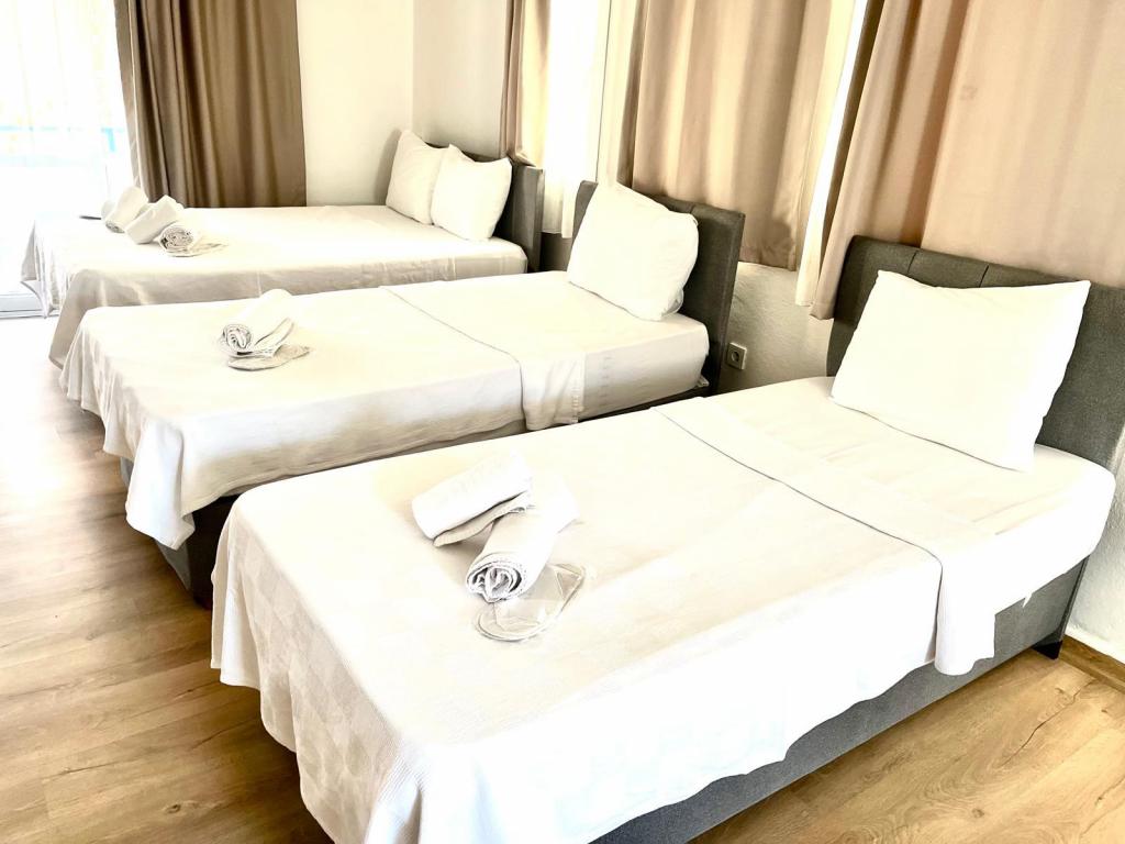 Aile Odası,Çeşme Marina Manzaralı,1. Kat