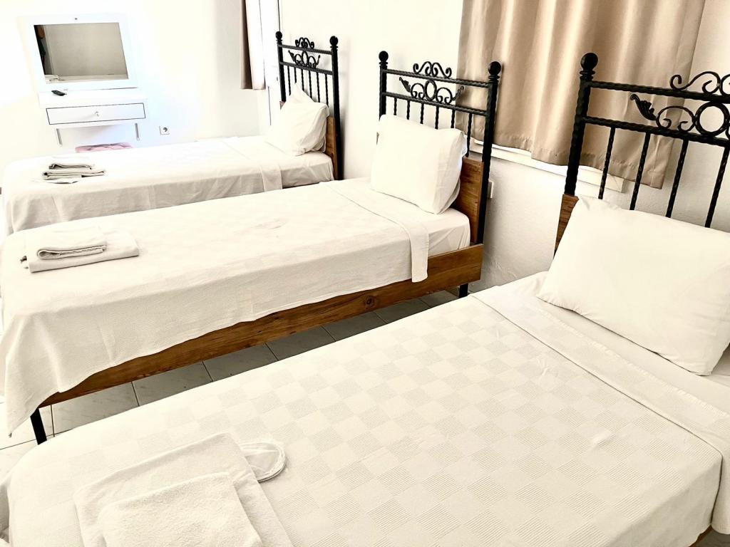 Triple,Çeşme Kısmi Marina Manzaralı,1. Kat