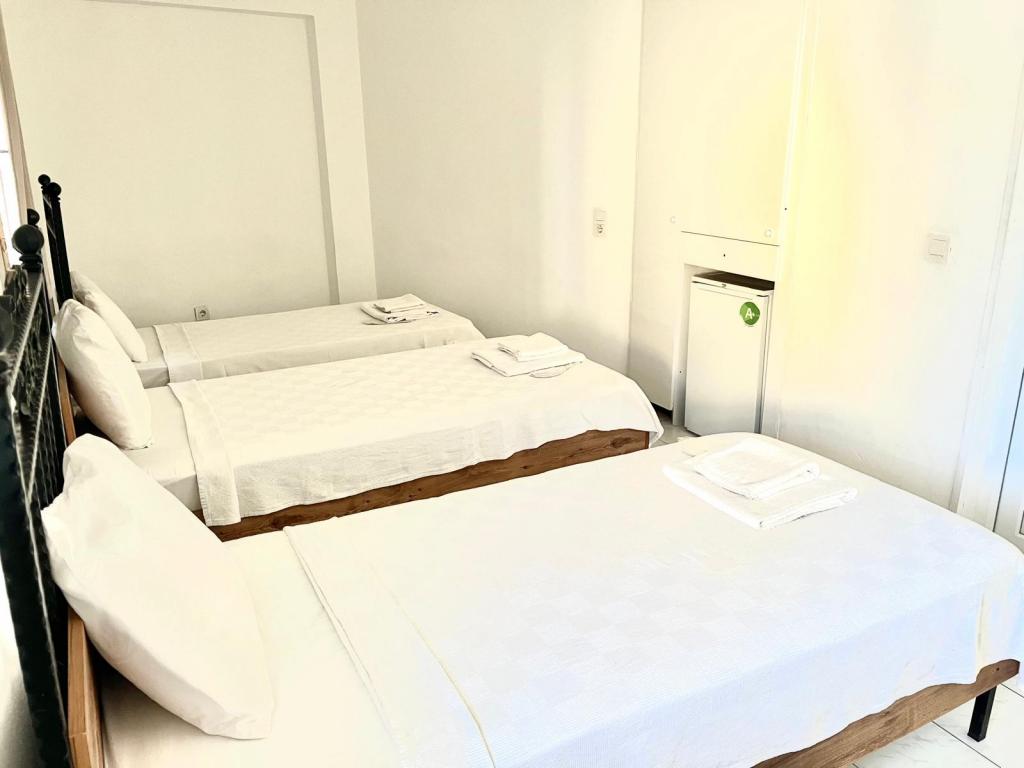 Triple,Çeşme Kısmi Marina Manzaralı,1. Kat