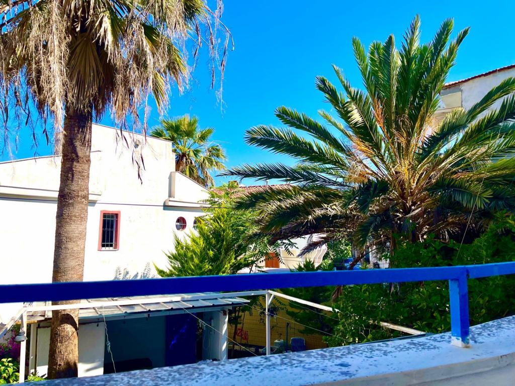 Triple,Çeşme Kısmi Marina Manzaralı,1. Kat