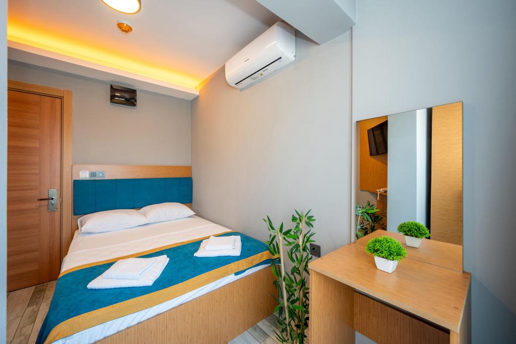 Ekonomik Oda, Havuz Manzaralı