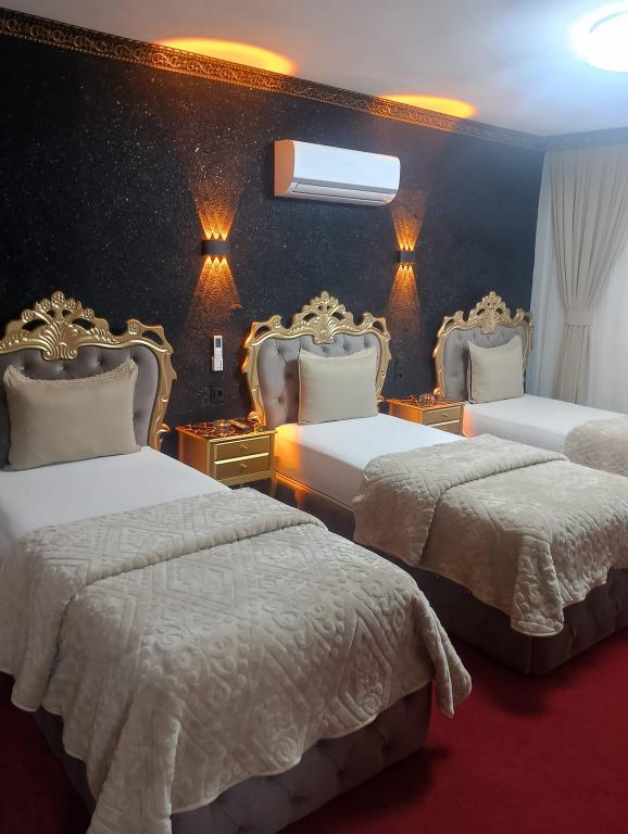 Triple,Şehir Manzaralı