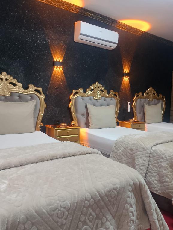 Triple,Şehir Manzaralı