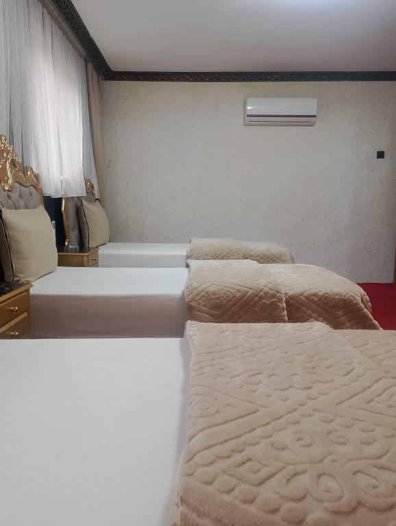 Triple,Şehir Manzaralı