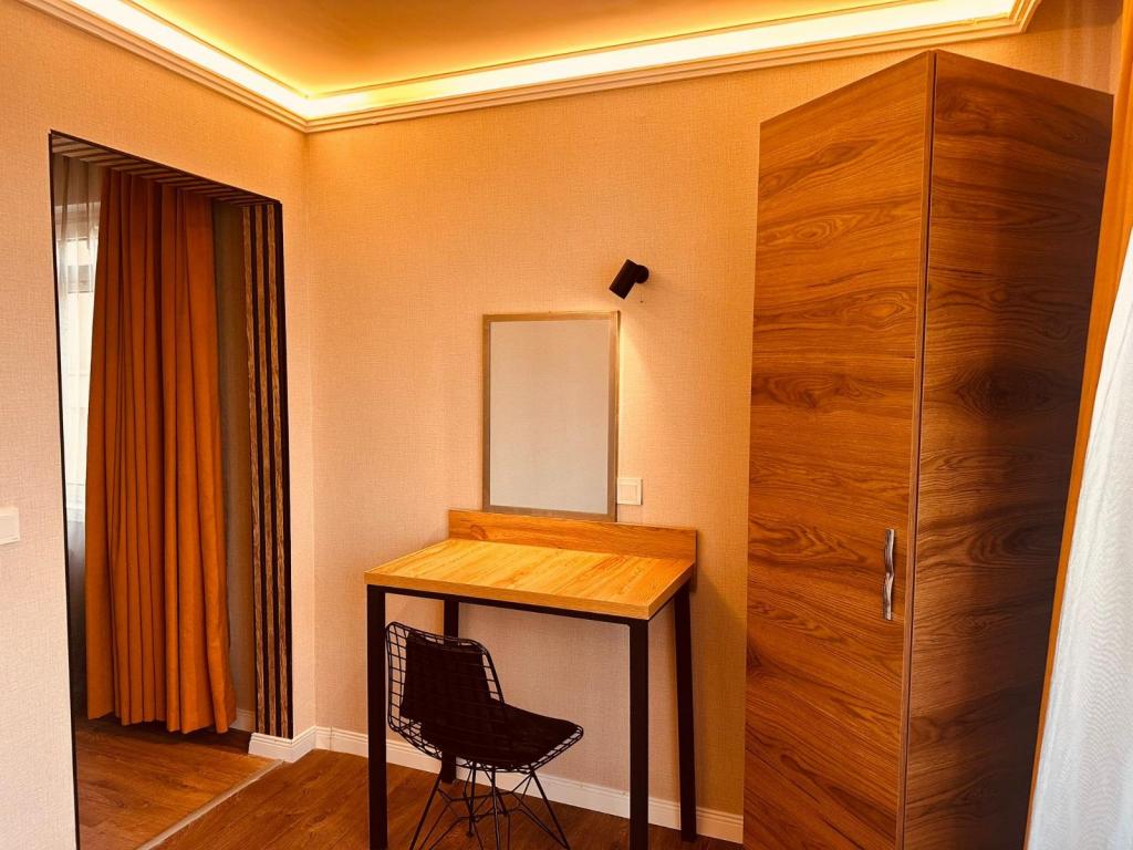 Suite Room (Kitchen)