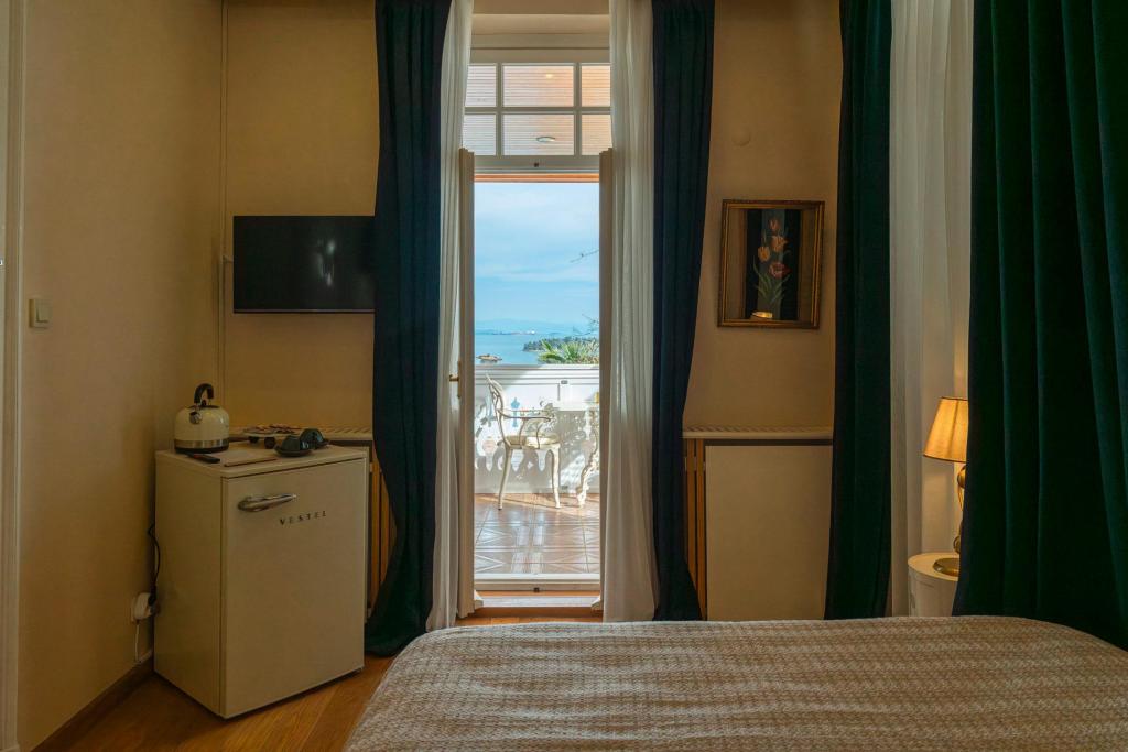 Deluxe Room, Sea View (Balcony)