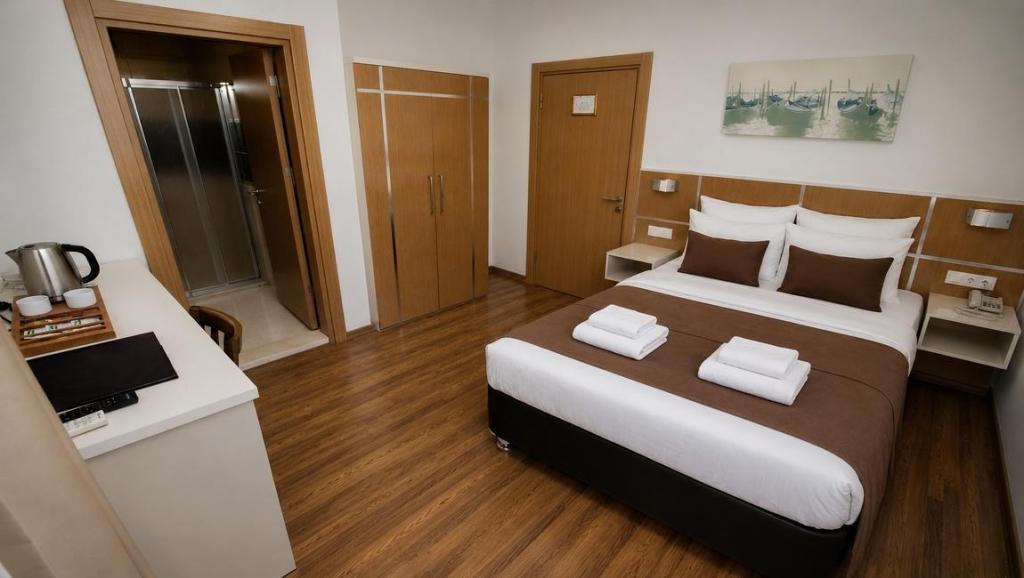 King Room, Land View (No Smoking)