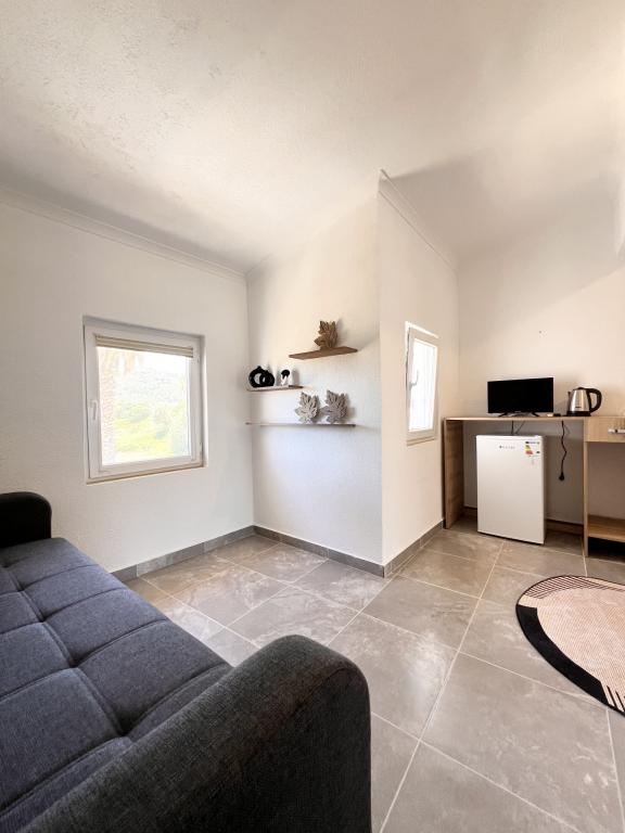 Standard Room, Garden View (Balcony)