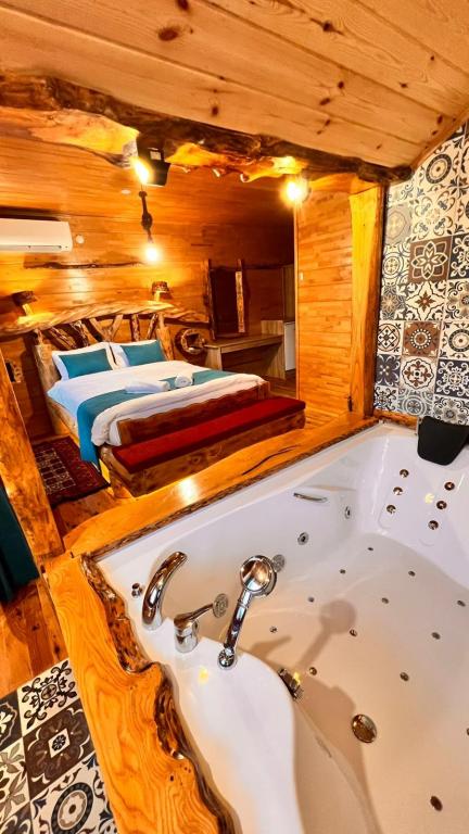 Jakuzili Balayı Odası,Nehir Manzaralı,Jakuzili ve Balkonlu