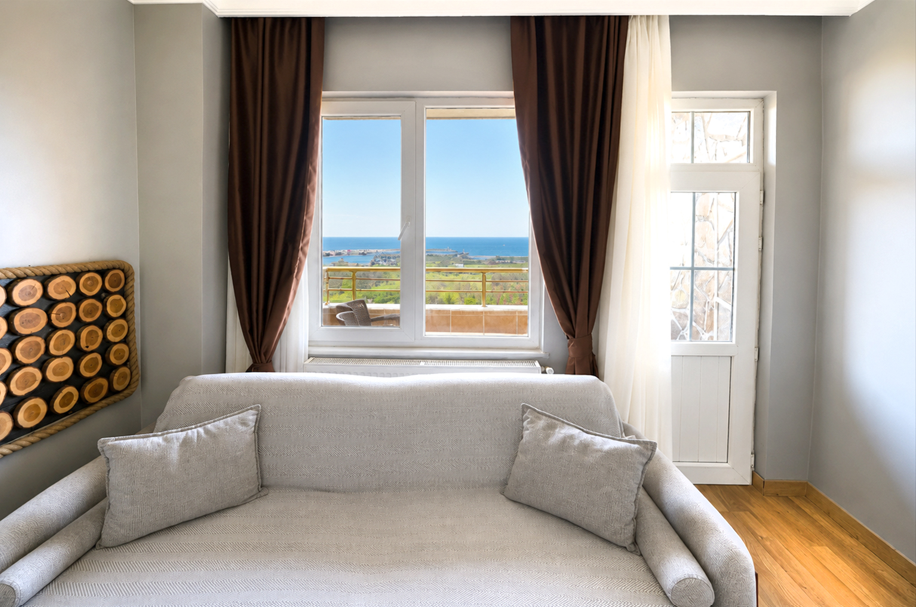 Deluxe Üç Kişilik Oda ,Deniz ve Dağ Manzaralı