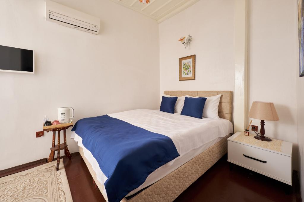 Economy Room, Viewless (3 Person)