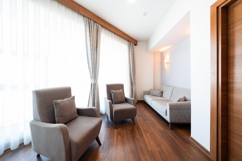 Corner Suite Room