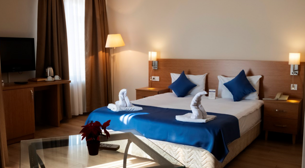 Standart Oda, Cadde Manzaralı