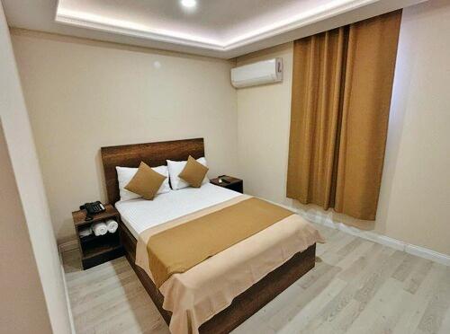 Economy Room, Viewless