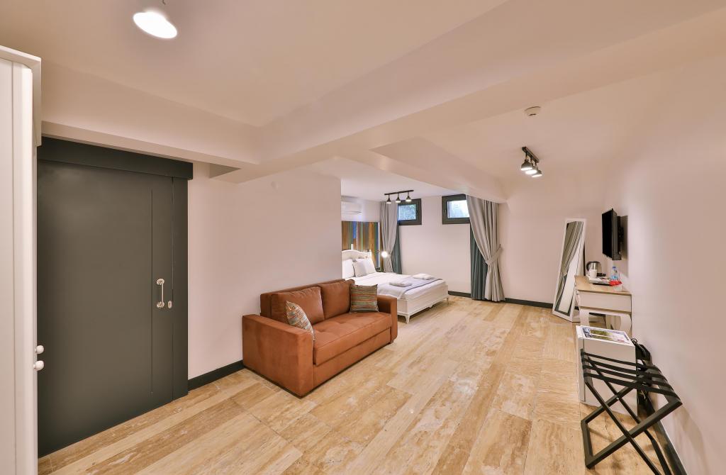 Standard Room, Viewless
