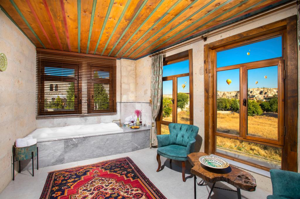 Panoramic Suite,Jakuzili ve Teraslı
