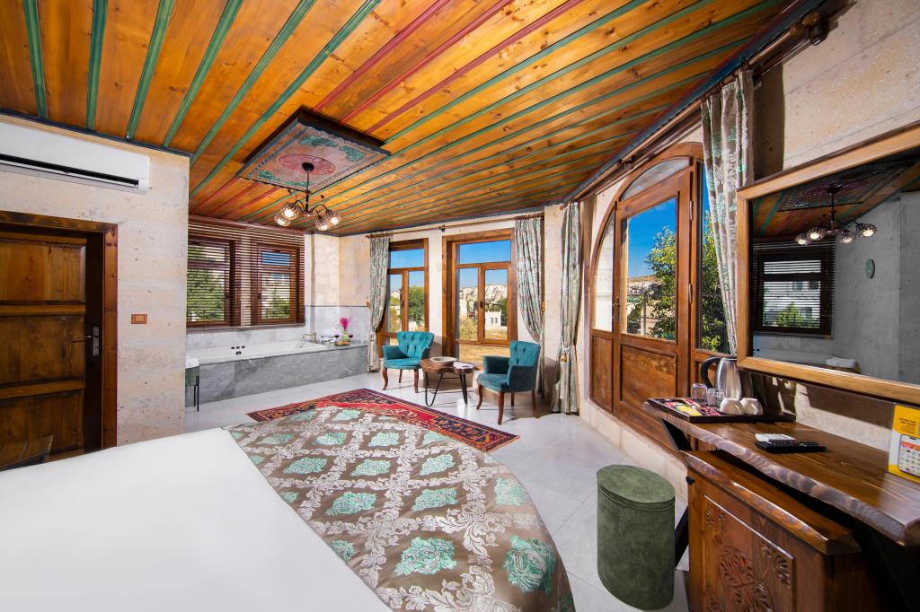 Panoramic Suite,Jakuzili ve Teraslı