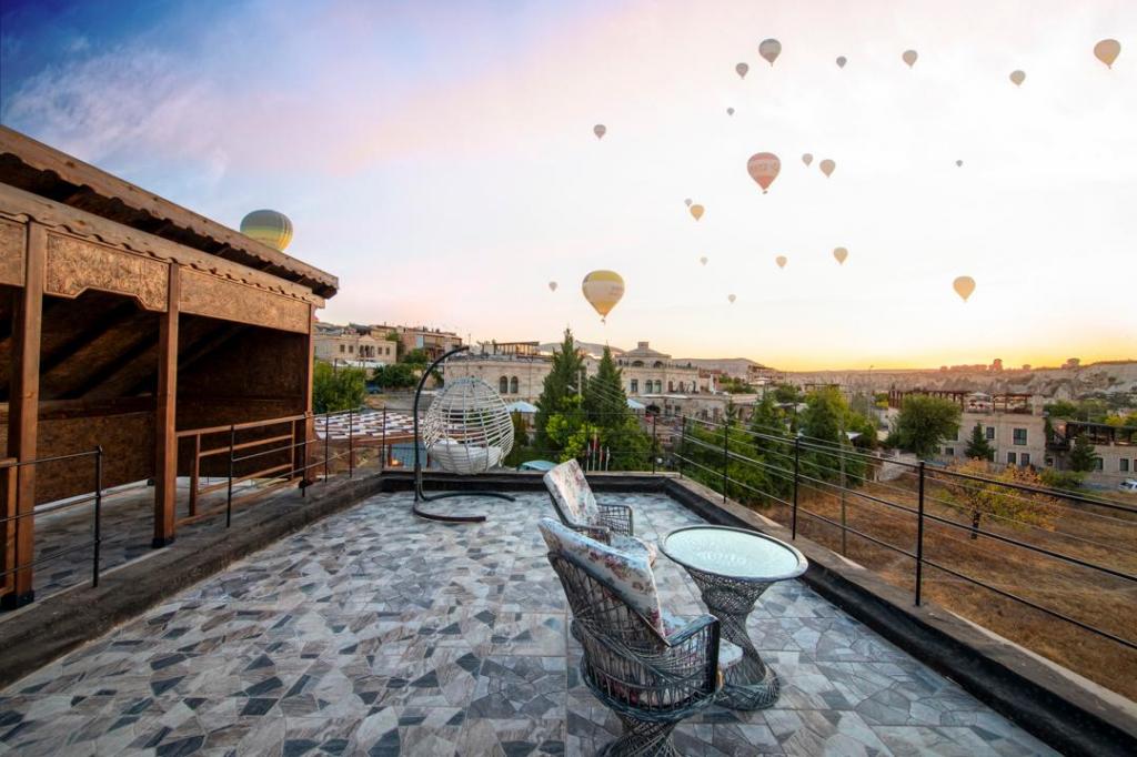 Panoramic Suite,Jakuzili ve Teraslı