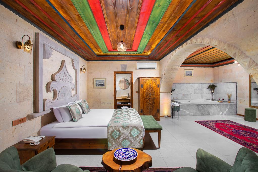 Superior Suite,Avlu Manzaralı,Jakuzili