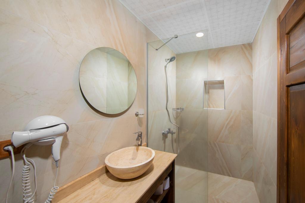 Superior Suite,Avlu Manzaralı,Jakuzili