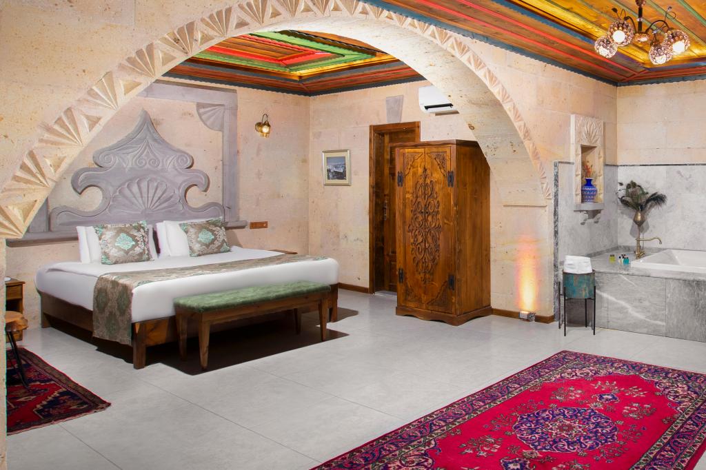 Superior Suite,Avlu Manzaralı,Jakuzili